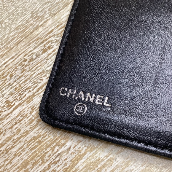 Authentic CHANEL Classic Black Lambskin Wallet | Iconic CC Logo - Picture 2 of 14